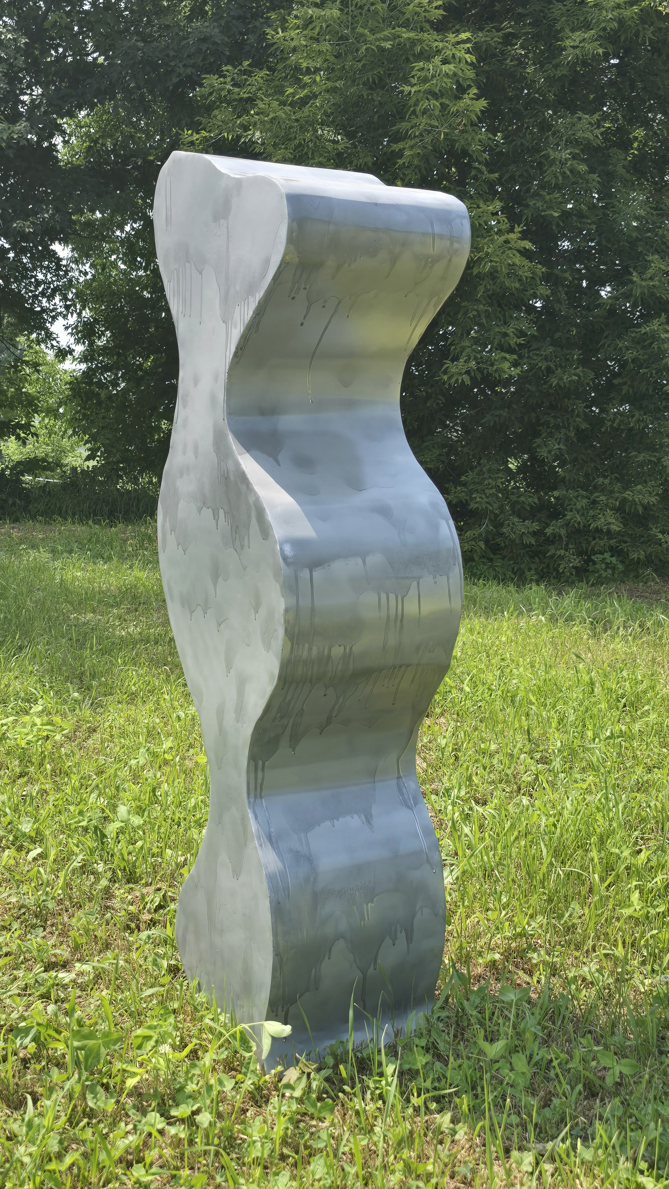 GRANDE R (SCULPTURE EN ACIER)