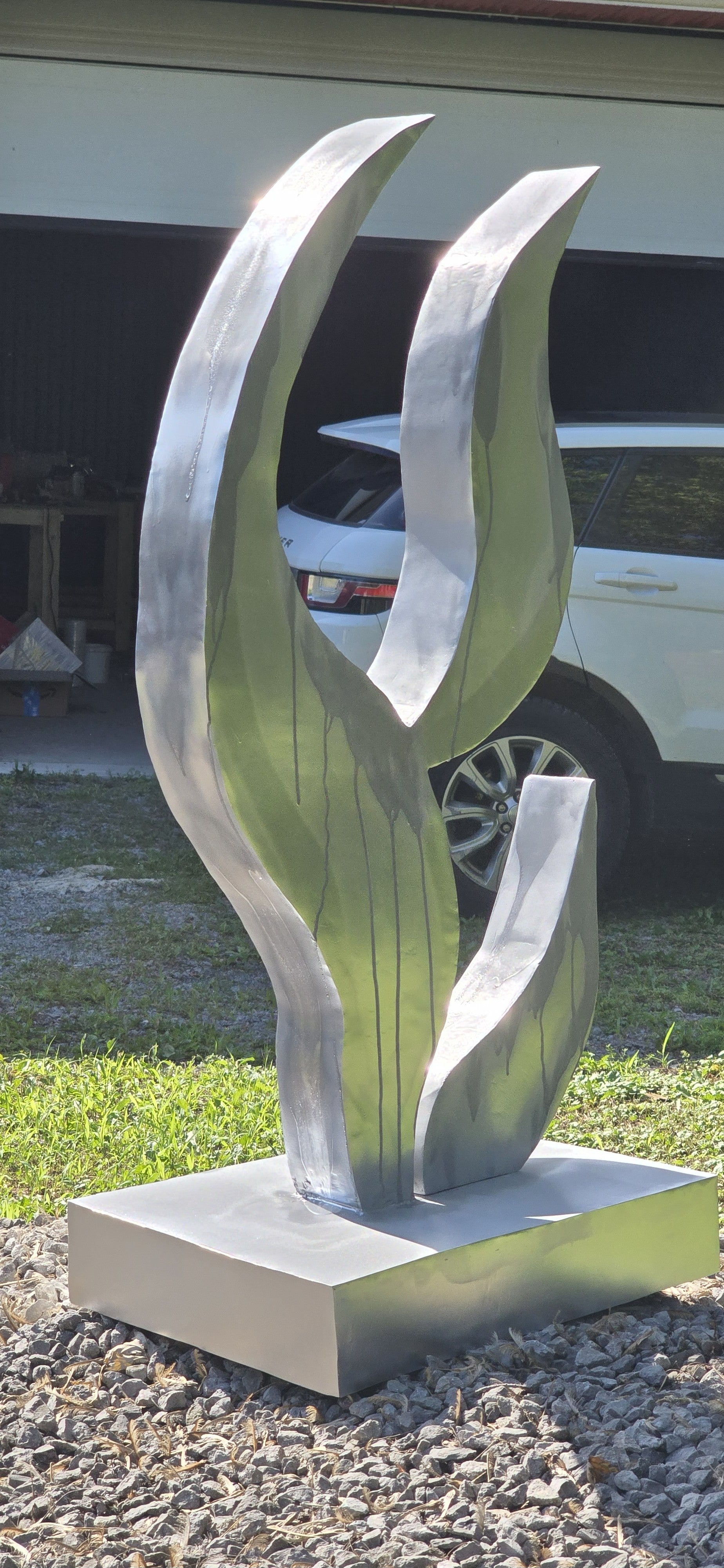 RÉMINESCENCE R (SCULPTURE EN ACIER)
