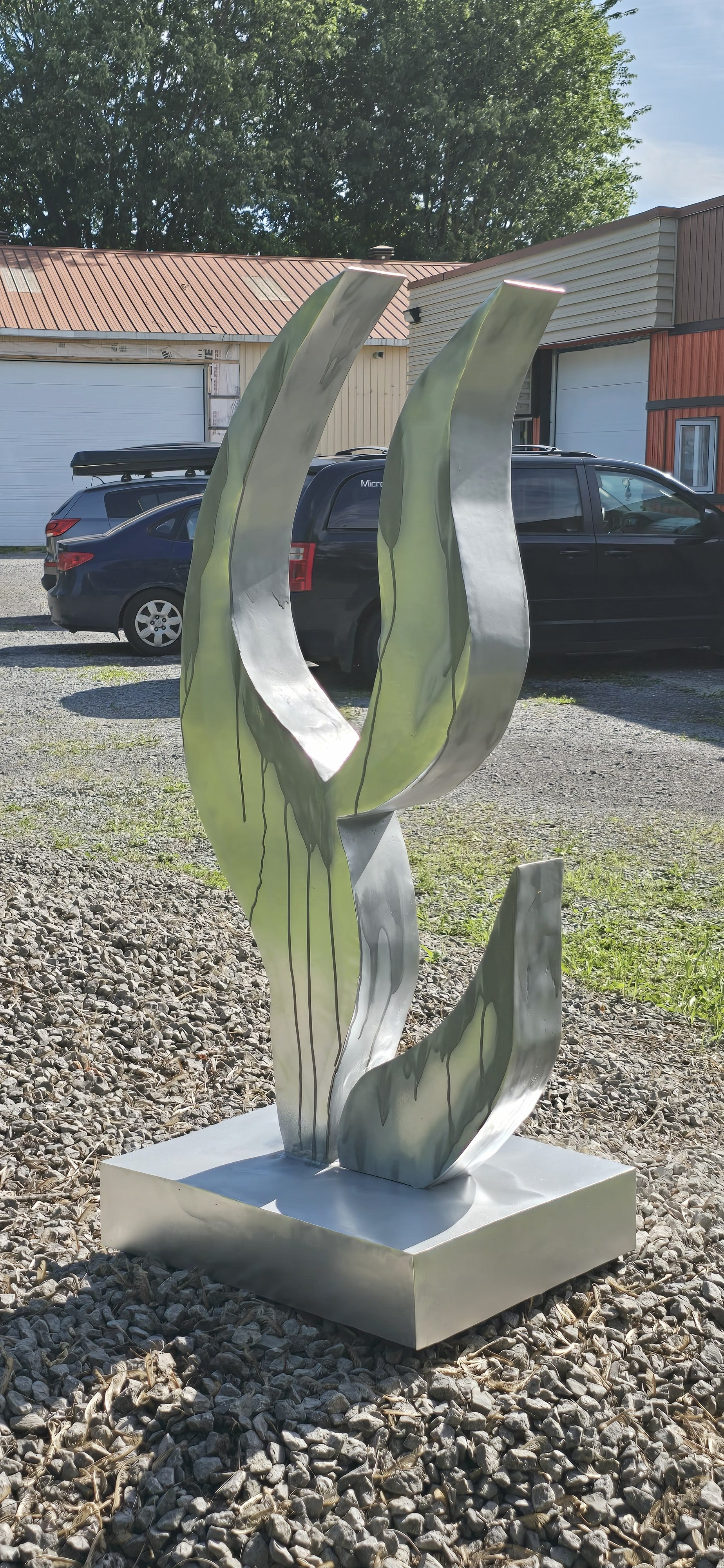 RÉMINESCENCE R (SCULPTURE EN ACIER)