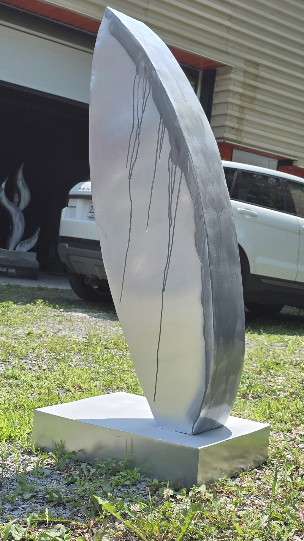 VERTICALE R (SCULPTURE EN ACIER)
