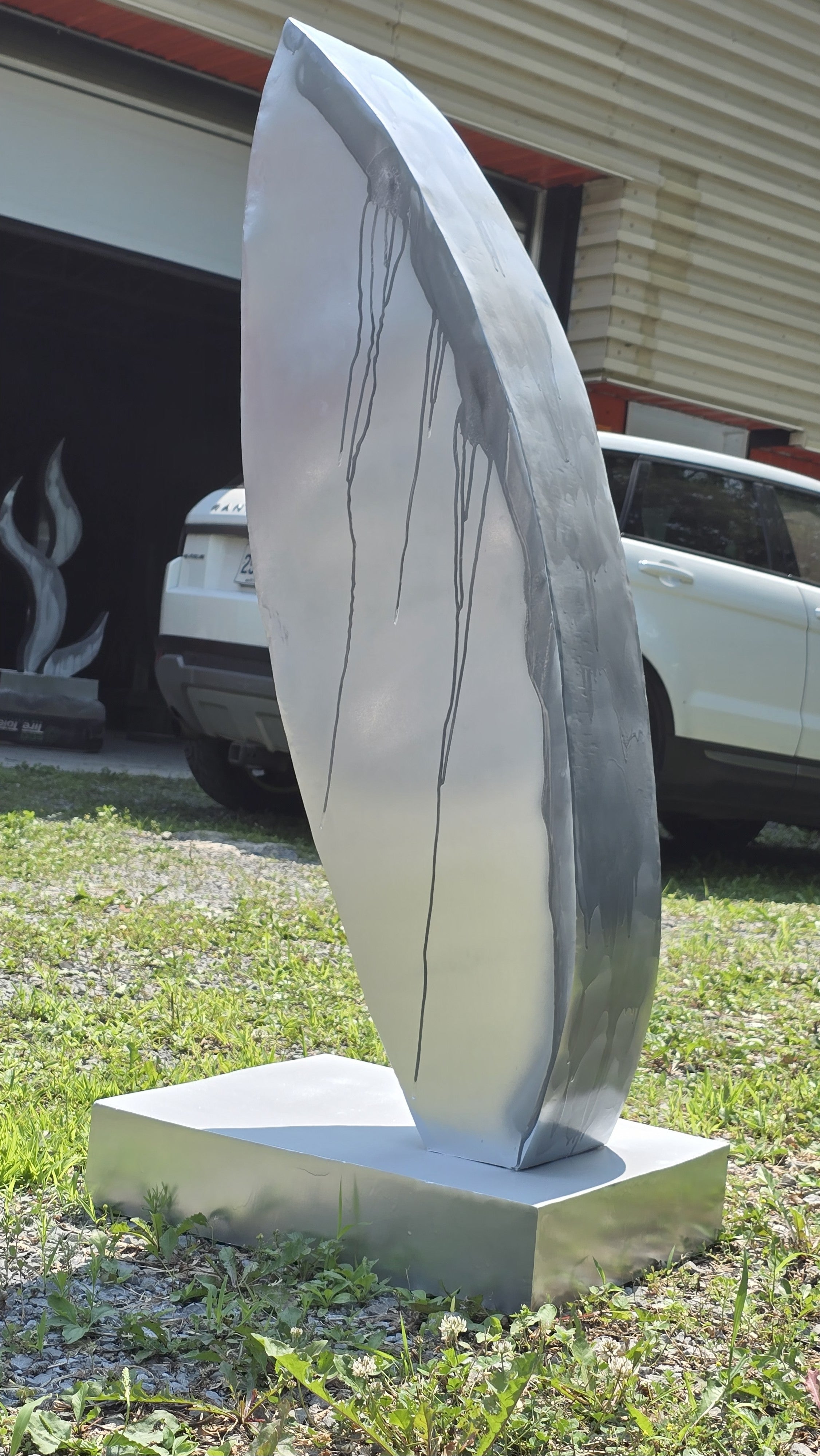 VERTICALE R (SCULPTURE EN ACIER)