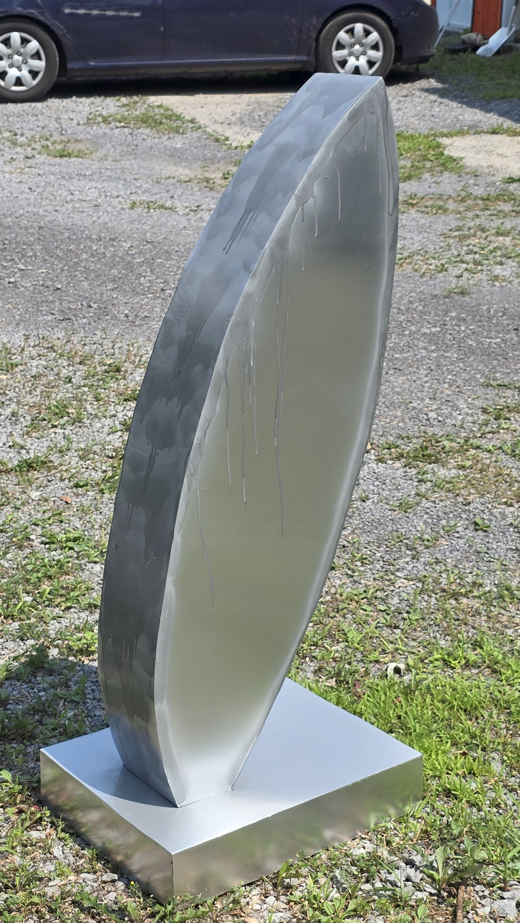 VERTICALE R (SCULPTURE EN ACIER)
