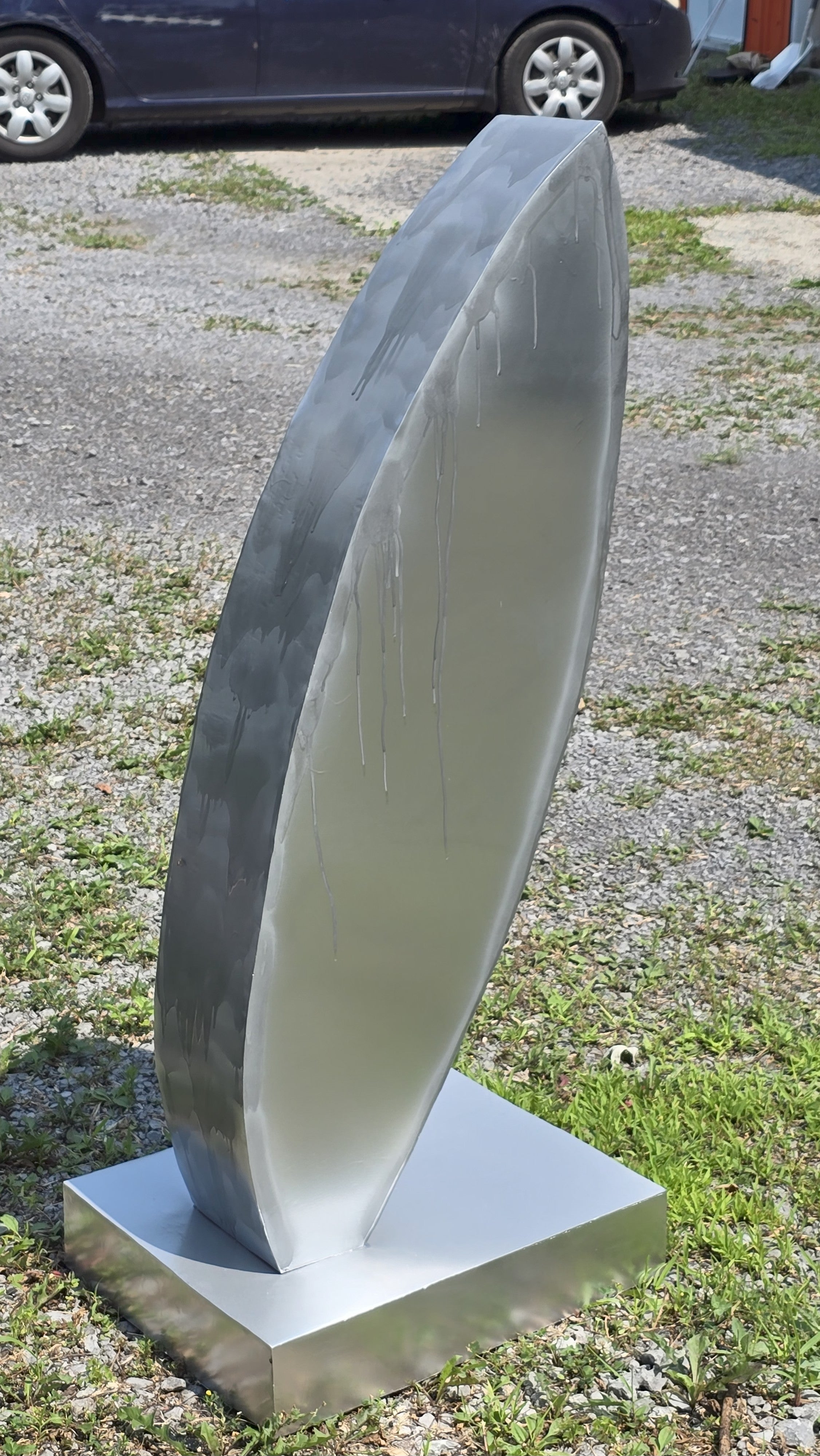 VERTICALE R (SCULPTURE EN ACIER)