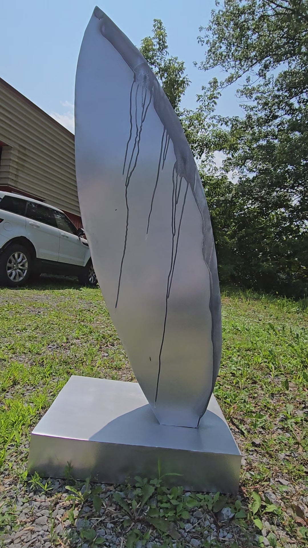VERTICALE R (SCULPTURE EN ACIER)