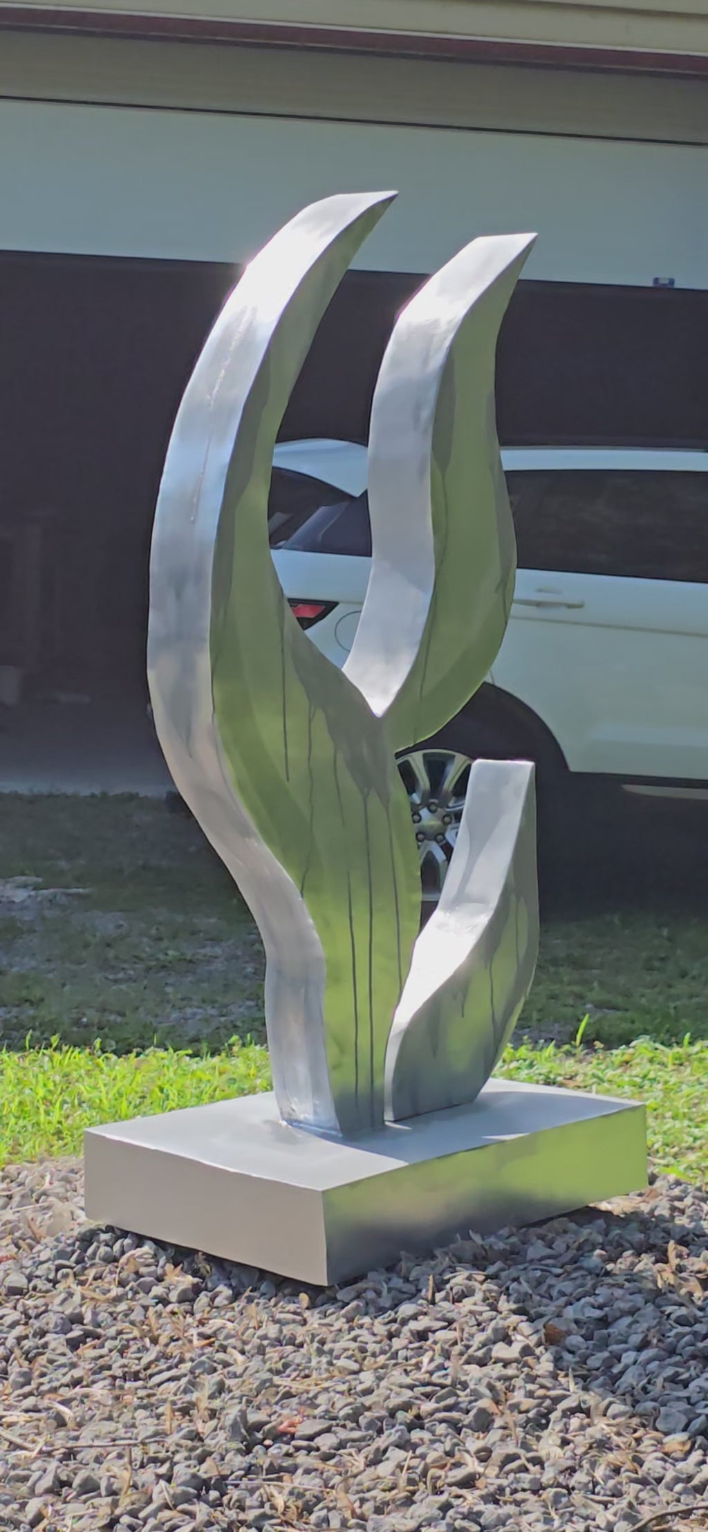 RÉMINESCENCE R (SCULPTURE EN ACIER)