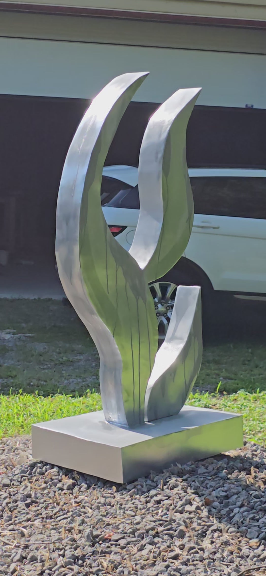 RÉMINESCENCE R (SCULPTURE EN ACIER)