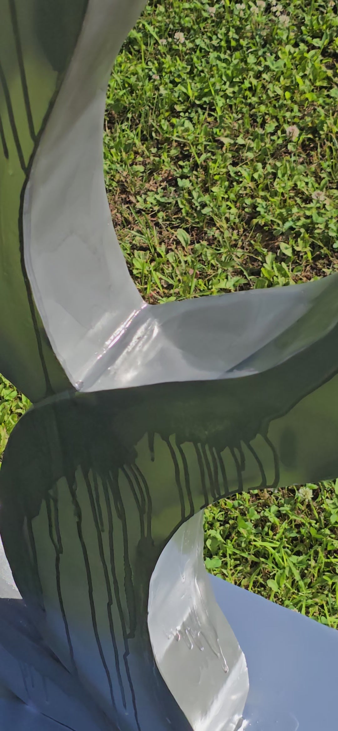 SILENCIEUSE R (SCULPTURE EN ACIER)